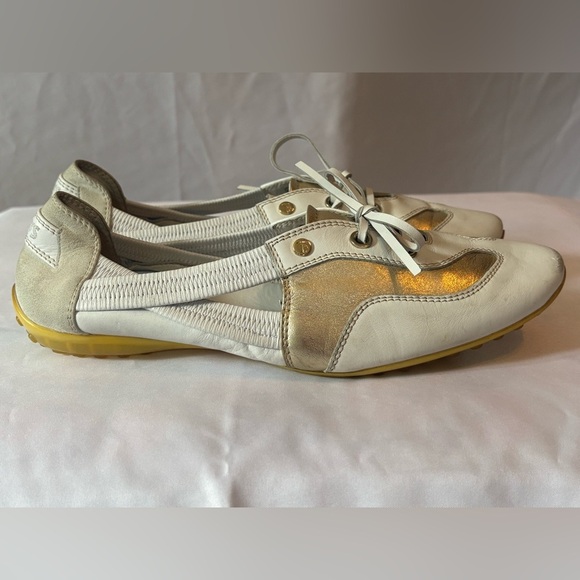 🧡CLEAN TOD’S 38.5 Elegant Women's Cream and Gold 🥿 flat .🧡🧡 - Picture 9 of 17